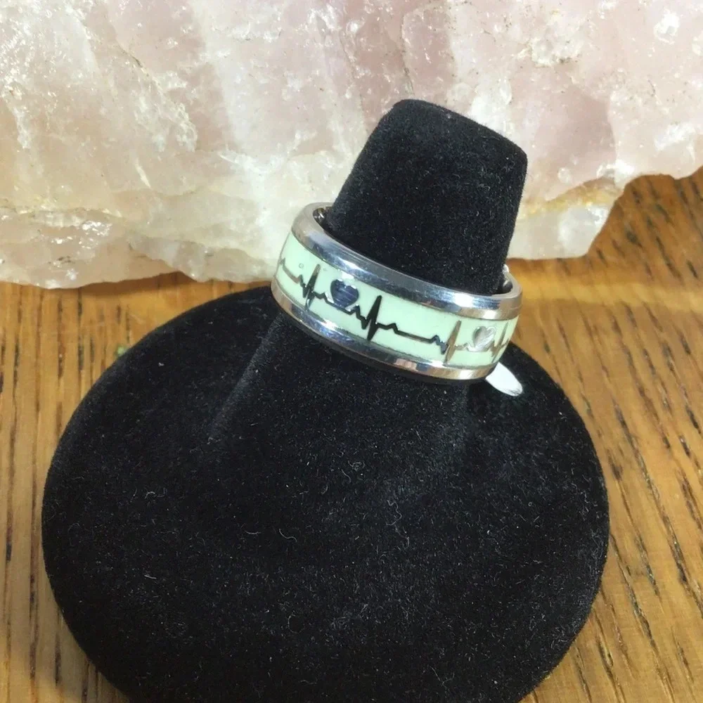 Glow In The Dark Stainless Steel Heartbeat Band Ring - Size 7